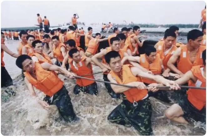 98年抗洪，中央決定最后關(guān)頭炸堤分洪，朱镕基：等等，我再加句話